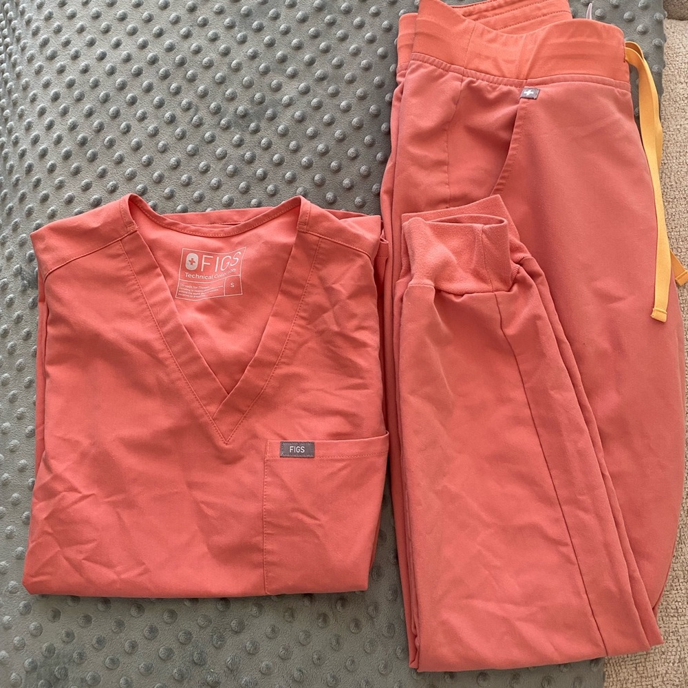 Peach Figs Scrub Set